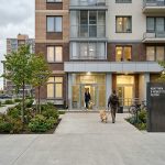 Apartment_building_entrance_with…_202606200924_4.jpeg