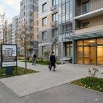 Modern_residential_complex_entra…_202606200924_4.jpeg