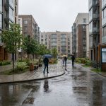 Residential_complex_courtyard_in…_202606200924_2.jpeg